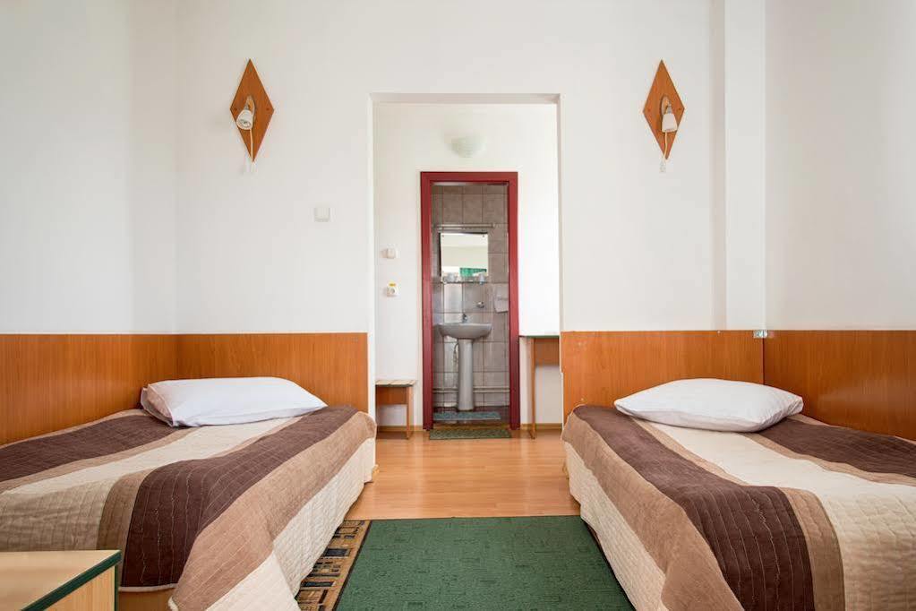 Hotel Beta Cluj-Napoca Esterno foto