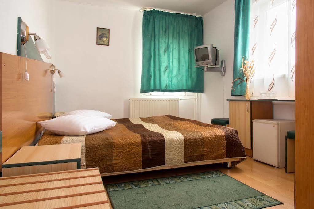 Hotel Beta Cluj-Napoca Esterno foto